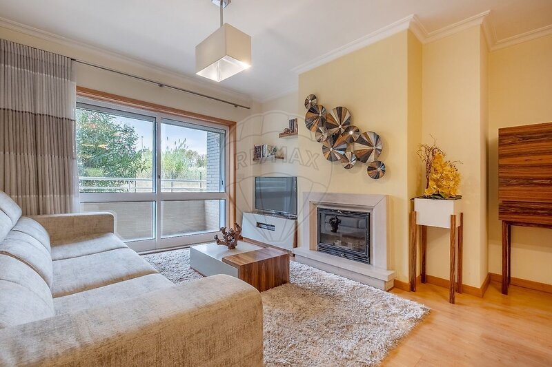 Apartamento T2 à venda em Canelas, Vila Nova de Gaia RE/MAX Portugal