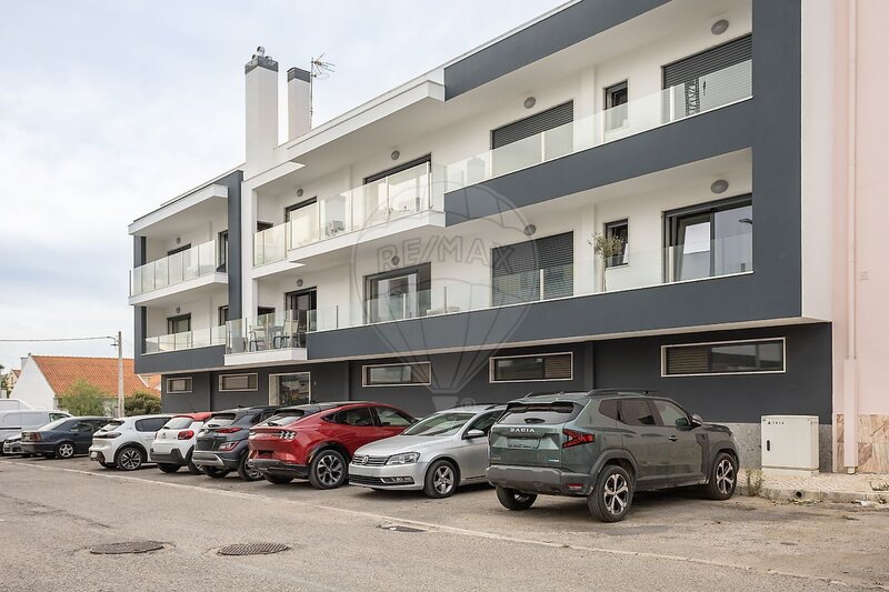 Apartamento T3 à venda em Charneca de Caparica e Sobreda, Almada RE/MAX Portugal