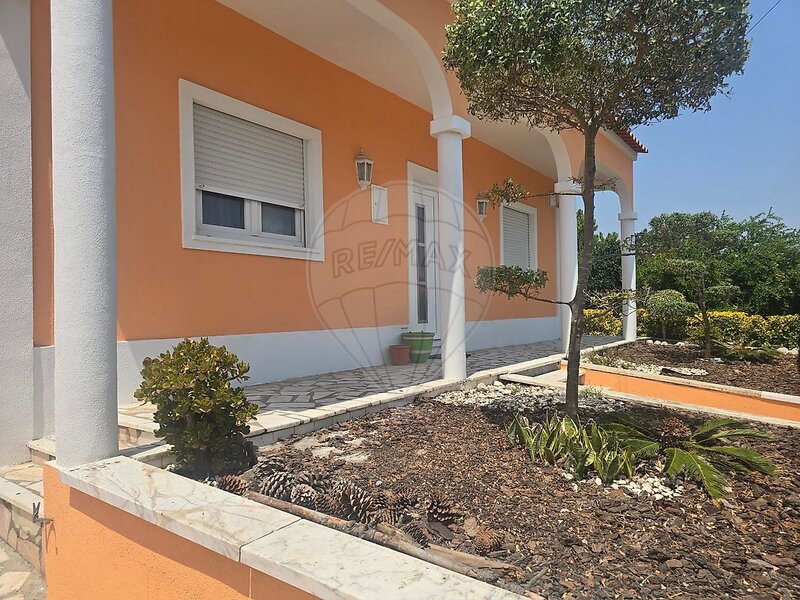 Moradia T3 à venda em Corroios, Seixal RE/MAX Portugal