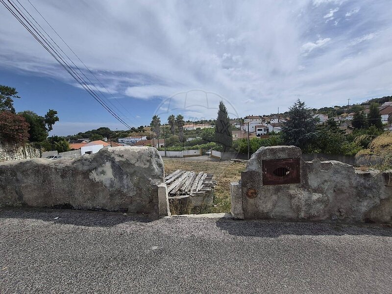 Terreno à venda em Brogueira, Parceiros de Igreja e Alcorochel, Torres Novas RE/MAX Portugal