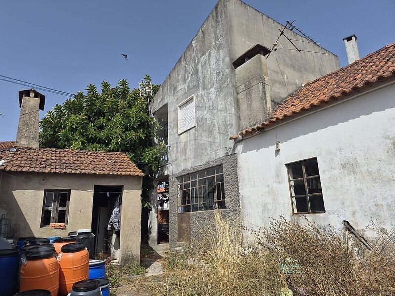 Moradia T3 à venda em Torres Novas (São Pedro), Lapas e Ribeira Branca, Torres Novas RE/MAX Portugal
