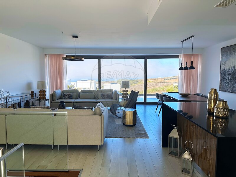 Moradia T4 à venda em Lourinhã e Atalaia, Lourinhã RE/MAX Portugal