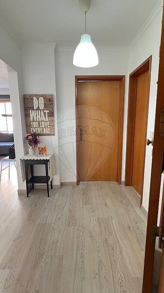 Apartamento T3 à venda em Caparica e Trafaria, Almada RE/MAX Portugal