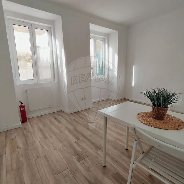 Apartamento T1 à venda em Estrela, Lisboa RE/MAX Portugal