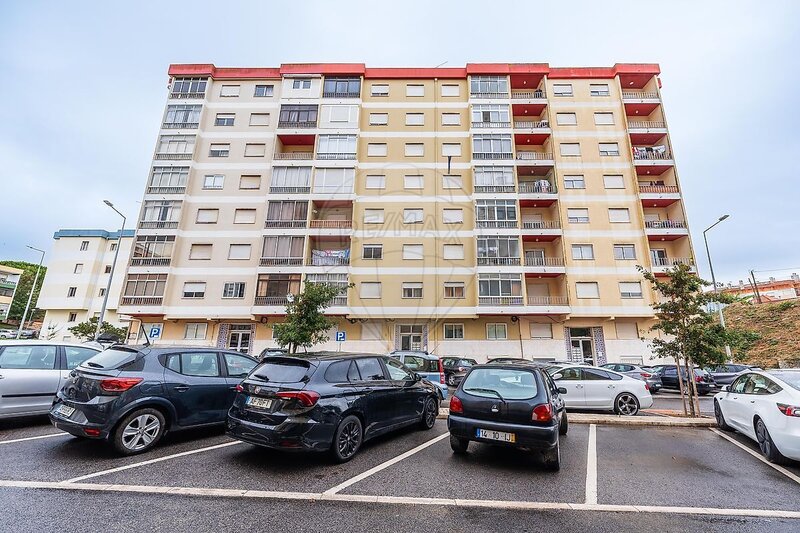 Apartamento T3 à venda em Agualva e Mira-Sintra, Sintra RE/MAX Portugal
