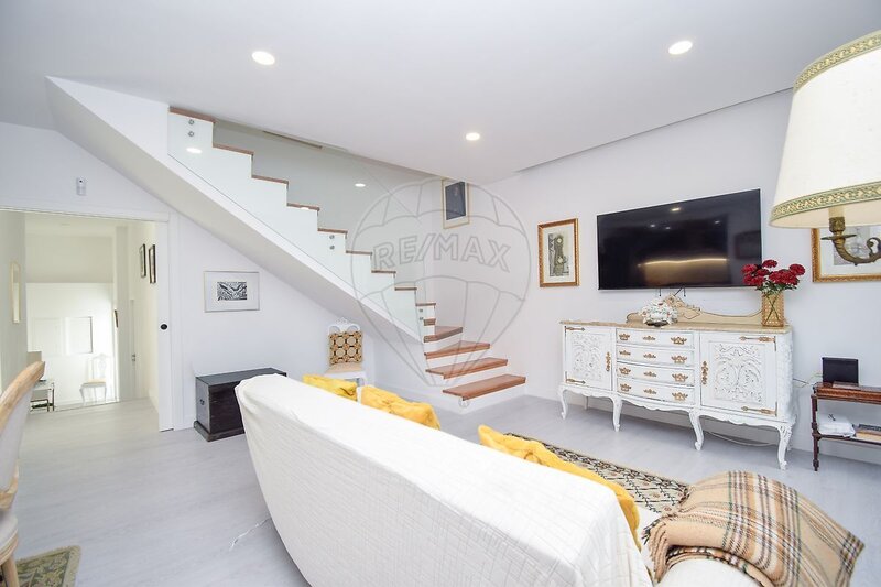Moradia T4 à venda em Ramada e Caneças, Odivelas RE/MAX Portugal