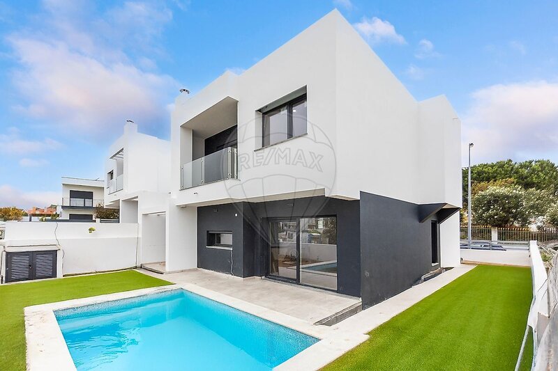 Moradia T4 à venda em Charneca de Caparica e Sobreda, Almada RE/MAX Portugal