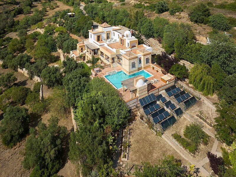 Moradia T4 de luxo à venda em São Clemente, Loulé RE/MAX Portugal