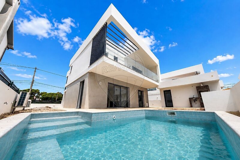 Moradia T4 à venda em Charneca de Caparica e Sobreda, Almada RE/MAX Portugal