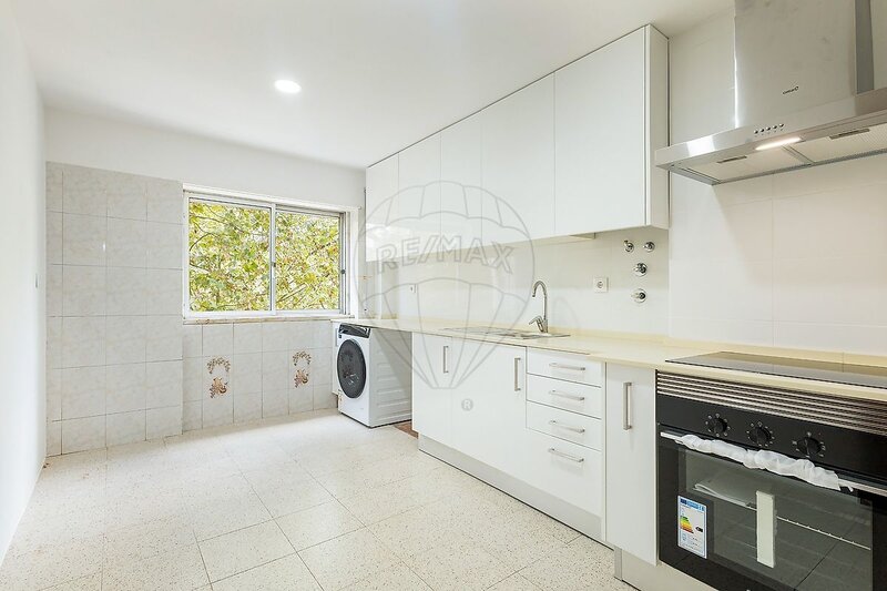 Apartamento T2 para arrendar em Massamá e Monte Abraão, Sintra RE/MAX Portugal