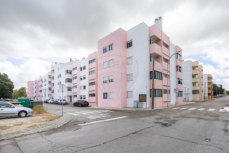 Apartamento T3 à venda em Alhos Vedros, Moita RE/MAX Portugal