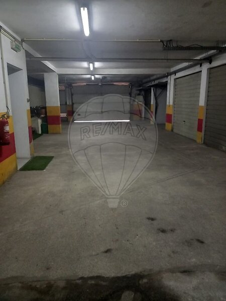 Garagem à venda em Ponte, Guimarães RE/MAX Portugal