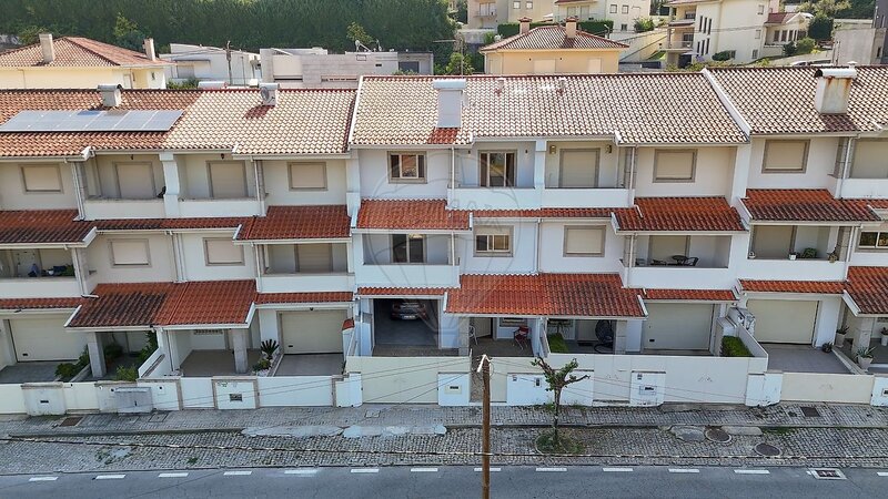 Moradia T3 à venda em São Jorge (Selho), Guimarães RE/MAX Portugal