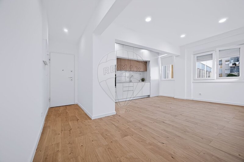 Apartamento T2 à venda em Algés, Linda-a-Velha e Cruz Quebrada-Dafundo, Oeiras RE/MAX Portugal