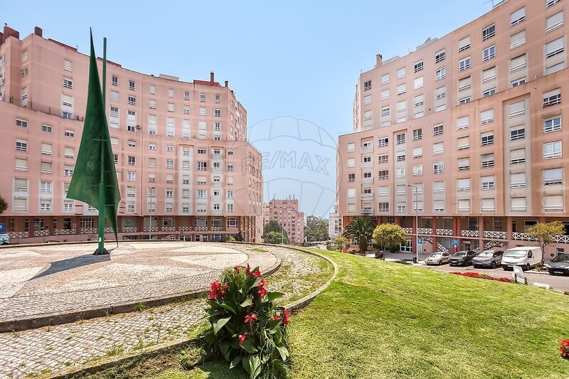Apartamento T3 à venda em Rio de Mouro, Sintra RE/MAX Portugal