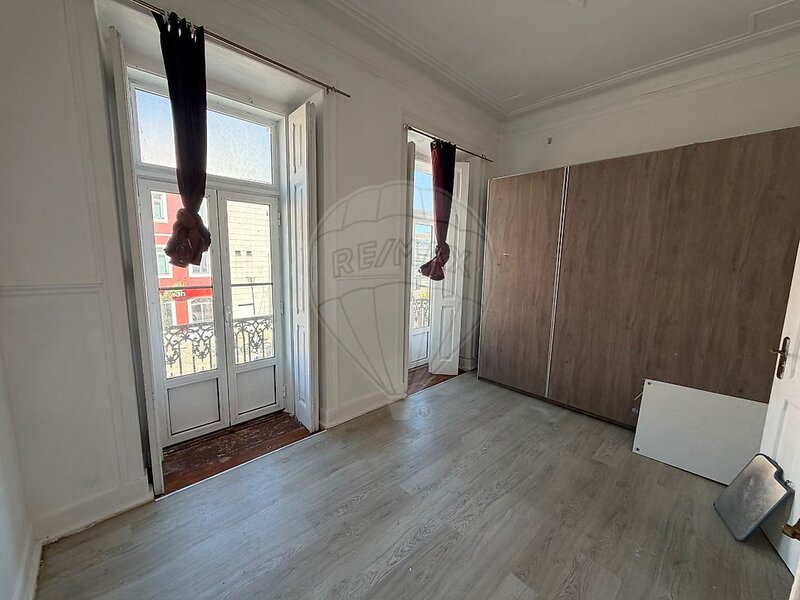 Apartamento T4 à venda em Algés, Linda-a-Velha e Cruz Quebrada-Dafundo, Oeiras RE/MAX Portugal