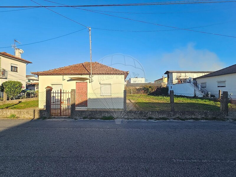 Moradia T2 à venda em Paredes, Paredes RE/MAX Portugal
