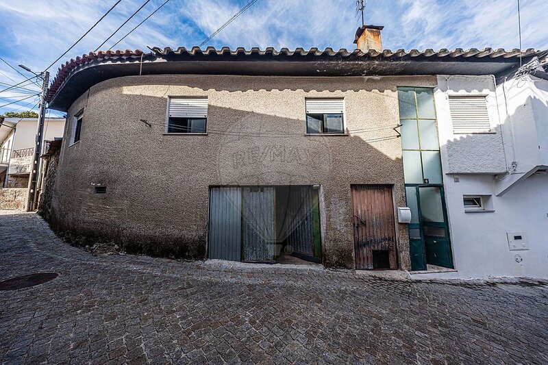 Moradia T2 à venda em Campo, Viseu RE/MAX Portugal