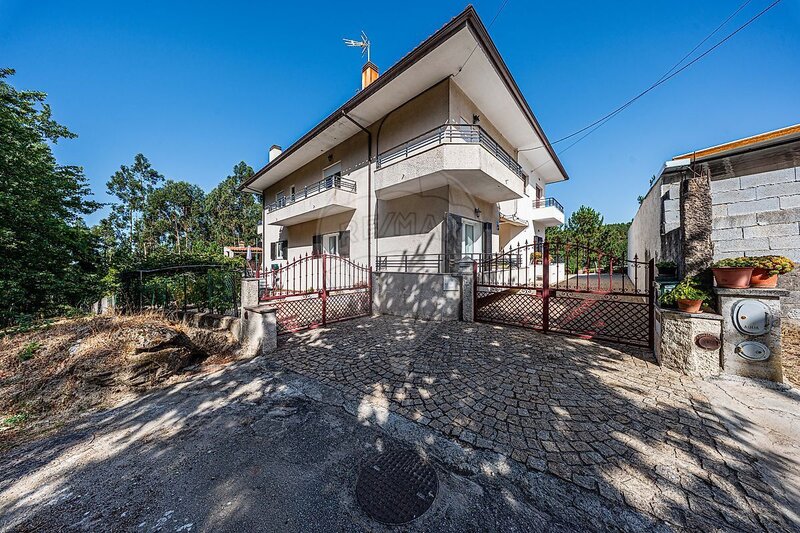 Moradia T3 à venda em Mundão, Viseu RE/MAX Portugal