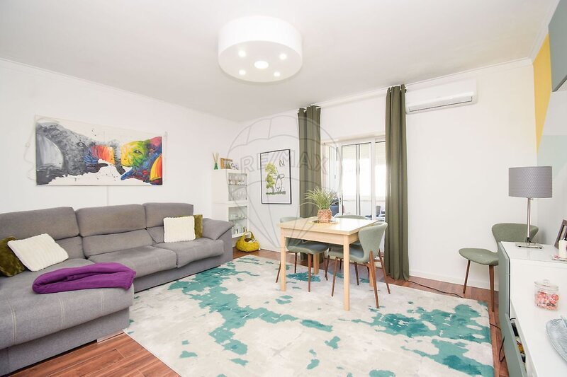 Apartamento T3 à venda em Santa Iria de Azoia, São João da Talha e Bobadela, Loures RE/MAX Portugal