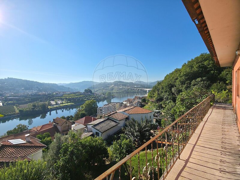 Moradia T5 à venda em Eja, Penafiel RE/MAX Portugal