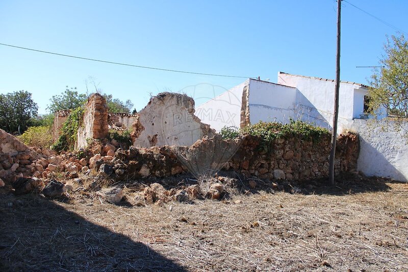 Moradia T1 à venda em Alte, Loulé RE/MAX Portugal