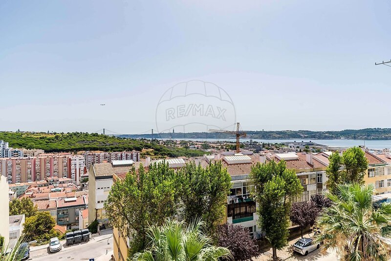 Apartamento T2 à venda em Algés, Linda-a-Velha e Cruz Quebrada-Dafundo, Oeiras RE/MAX Portugal