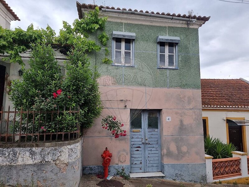 Moradia T5 à venda em Praia do Ribatejo, Vila Nova da Barquinha RE/MAX Portugal
