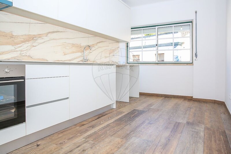 Apartamento T1 à venda em Alenquer (Santo Estêvão e Triana), Alenquer RE/MAX Portugal