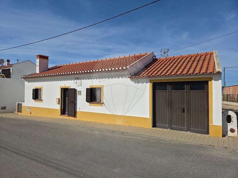 Moradia T2 à venda em São Teotónio, Odemira RE/MAX Portugal