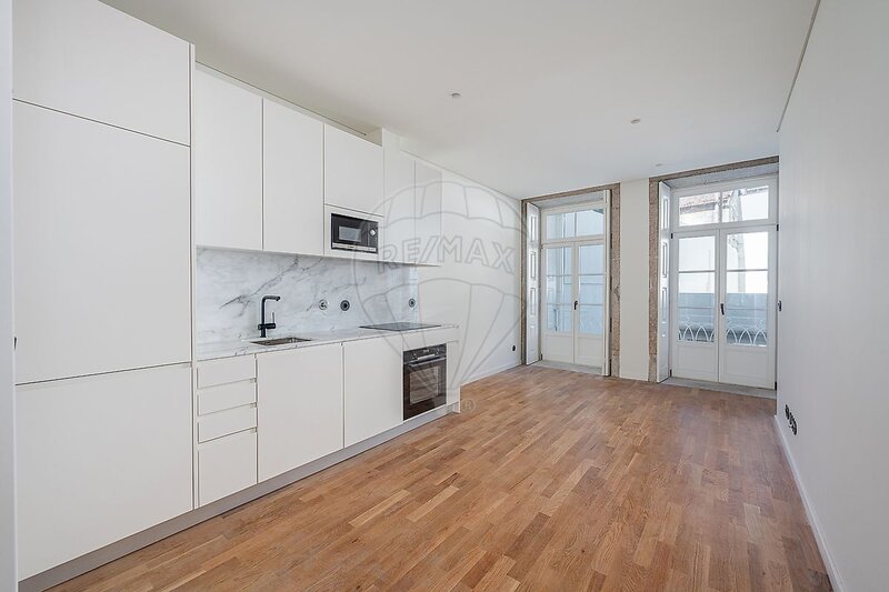 Apartamento T1 à venda em Cedofeita, Santo Ildefonso, Sé, Miragaia, São Nicolau e Vitória, Porto RE/MAX Portugal