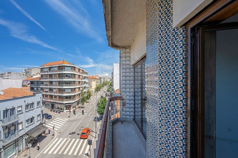 Apartamento T2 à venda em Bonfim, Porto RE/MAX Portugal