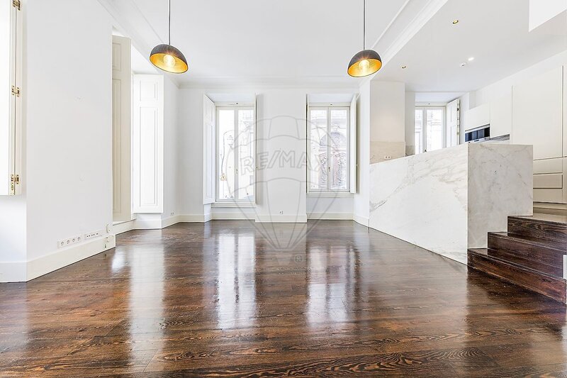 Apartamento T2 para arrendar em Misericórdia, Lisboa RE/MAX Portugal