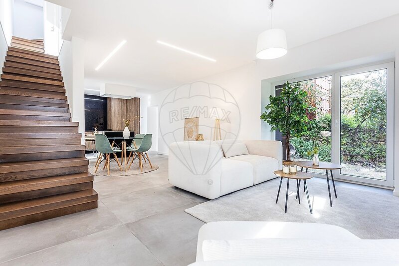 Moradia T2 à venda em Rio de Mouro, Sintra RE/MAX Portugal