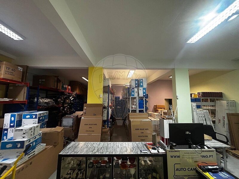 Loja à venda em Mina de Água, Amadora RE/MAX Portugal