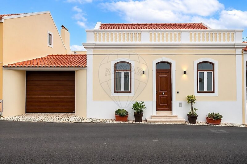 Moradia T2 à venda em Fanhões, Loures RE/MAX Portugal