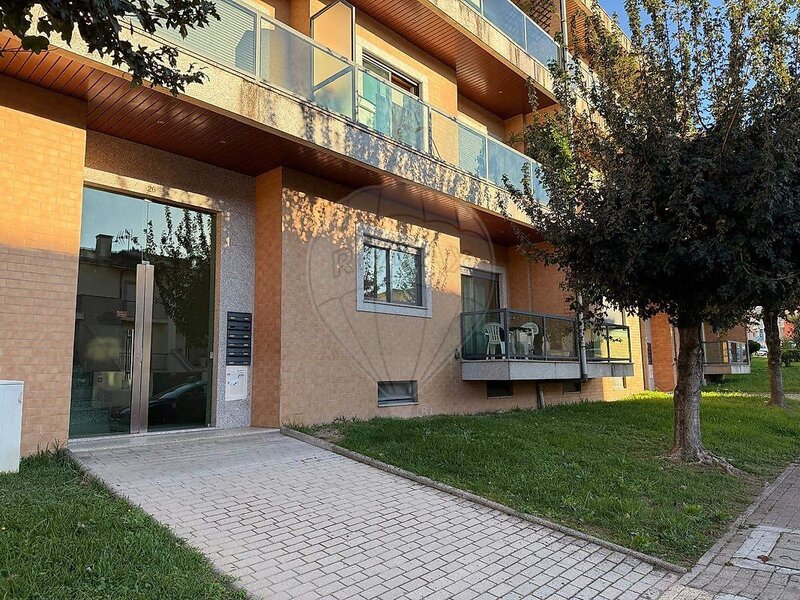 Apartamento T3 à venda em Palmeira, Braga RE/MAX Portugal
