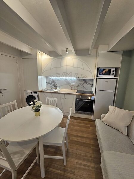 Moradia T1 à venda em Lordelo do Ouro e Massarelos, Porto RE/MAX Portugal