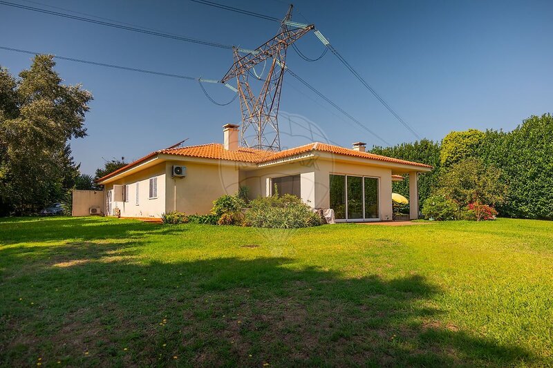 Moradia T4 à venda em Serzedelo, Guimarães RE/MAX Portugal