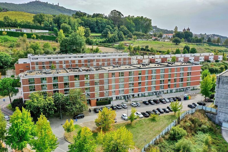 Apartamento T3 à venda em Costa, Guimarães RE/MAX Portugal