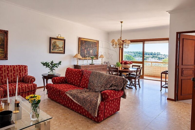 Apartamento T4 à venda em Oliveira, São Paio e São Sebastião, Guimarães RE/MAX Portugal