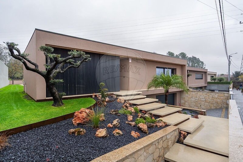 Moradia T3 à venda em Soutelo, Vila Verde RE/MAX Portugal