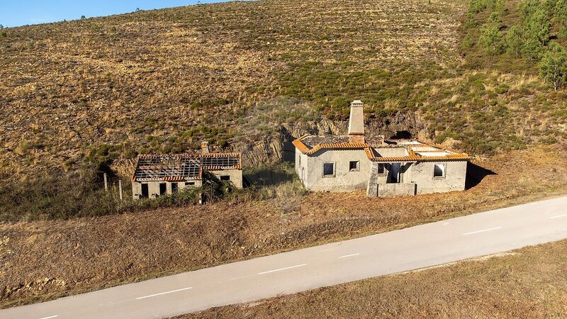 Moradia T2 à venda em Cadafaz e Colmeal, Góis RE/MAX Portugal