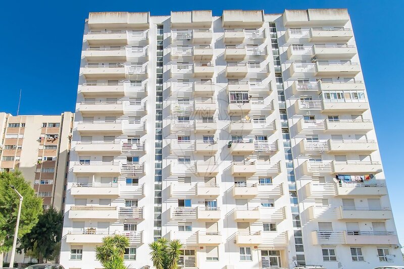 Apartamento T2 à venda em Carregado e Cadafais, Alenquer RE/MAX Portugal