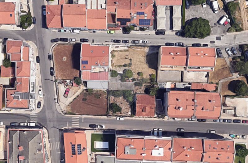 Terreno à venda em Pontinha e Famões, Odivelas RE/MAX Portugal