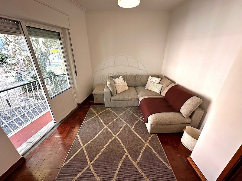 Apartamento T3 à venda em Carcavelos e Parede, Cascais RE/MAX Portugal