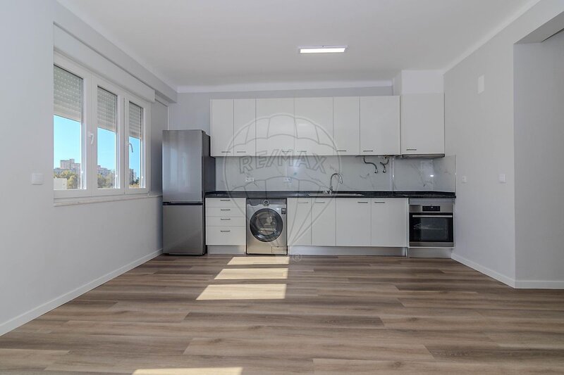 Apartamento T2 à venda em São Sebastião, Setúbal RE/MAX Portugal