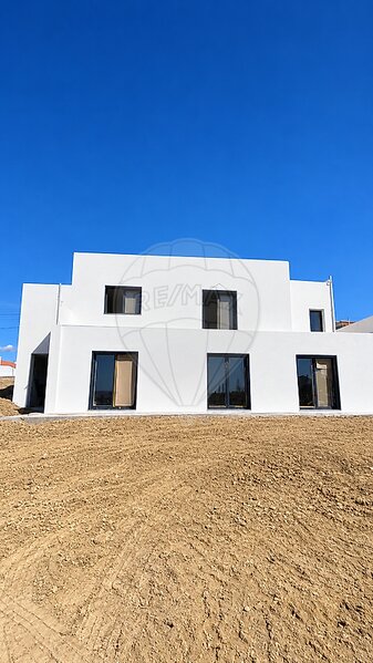 Moradia T5 à venda em São João das Lampas e Terrugem, Sintra RE/MAX Portugal