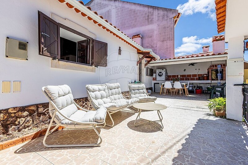 Moradia T4 à venda em São Bartolomeu dos Galegos e Moledo, Lourinhã RE/MAX Portugal