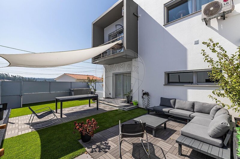 Moradia T3 à venda em Leiria, Pousos, Barreira e Cortes, Leiria RE/MAX Portugal